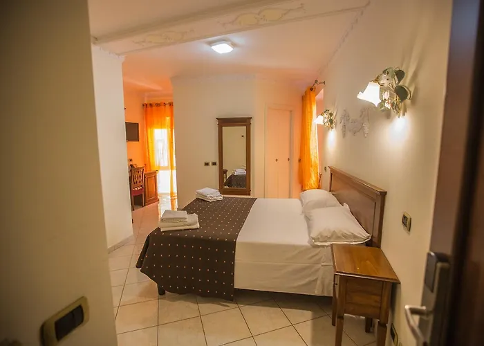 Hotel De Monti
