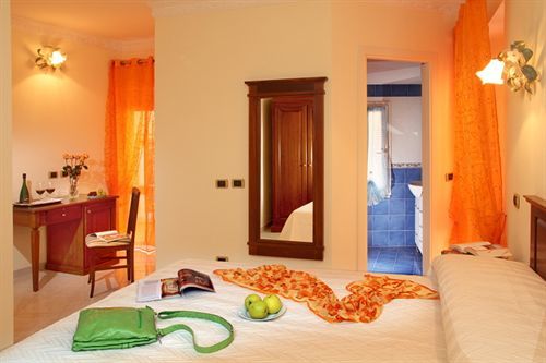 Hotel De Monti