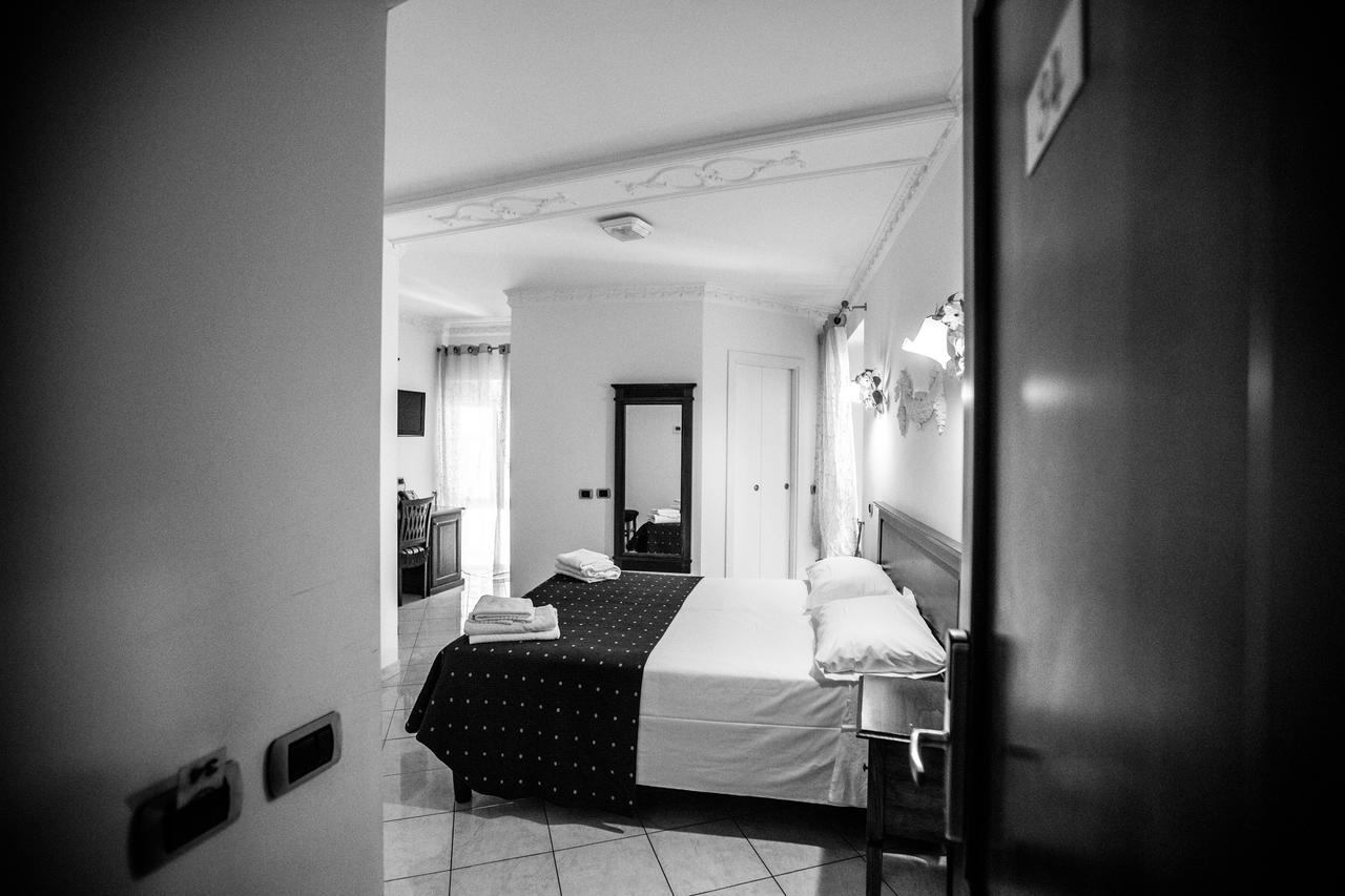 Hotel De Monti