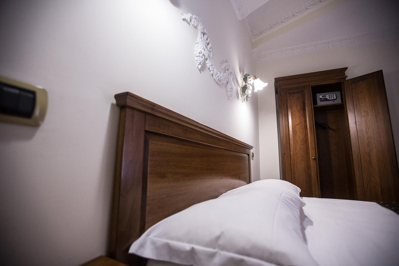 Hotel De Monti